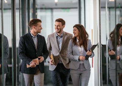 auf Dienstreisen Freunde treffen