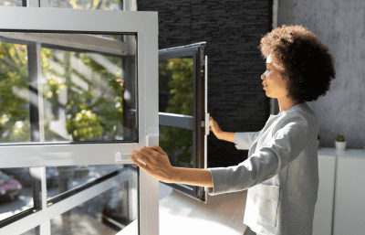 Fische Luft am Fenster genießen